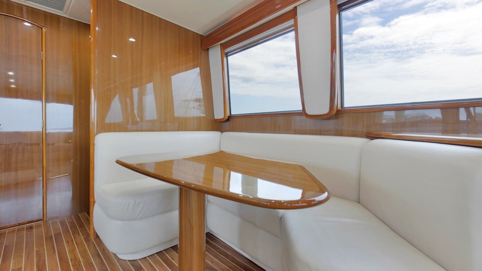 2007 Viking 74 Enclosed Bridge - Photo 12