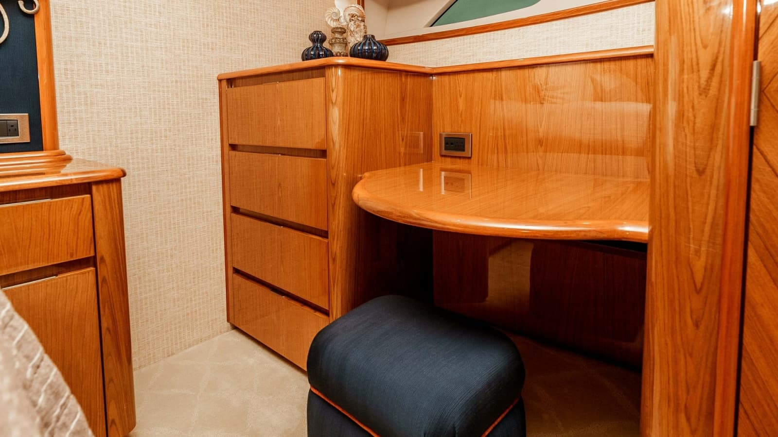 2014 Viking 76 Enclosed Bridge Sportfisher - Photo 28