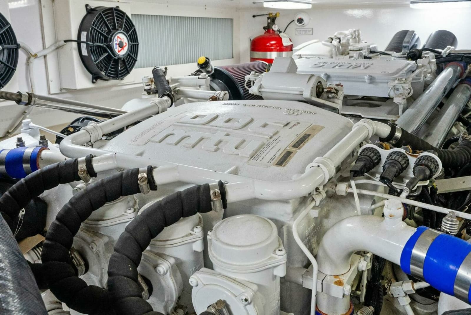 2006 Viking 61 Convertible - Photo 46