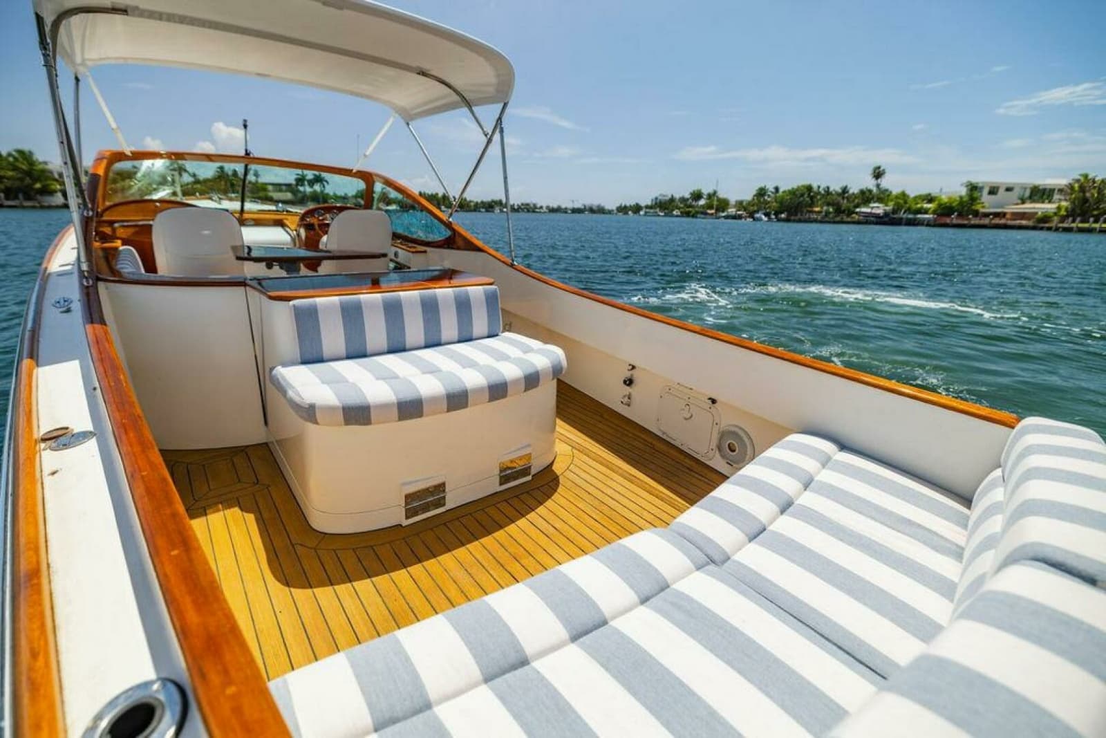 2004 Hinckley Talaria 29 R - Photo 16