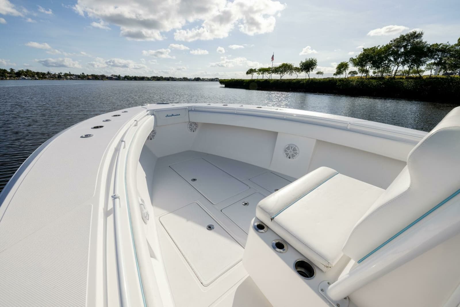 2018 SeaHunter 33 Center Console - Photo 2