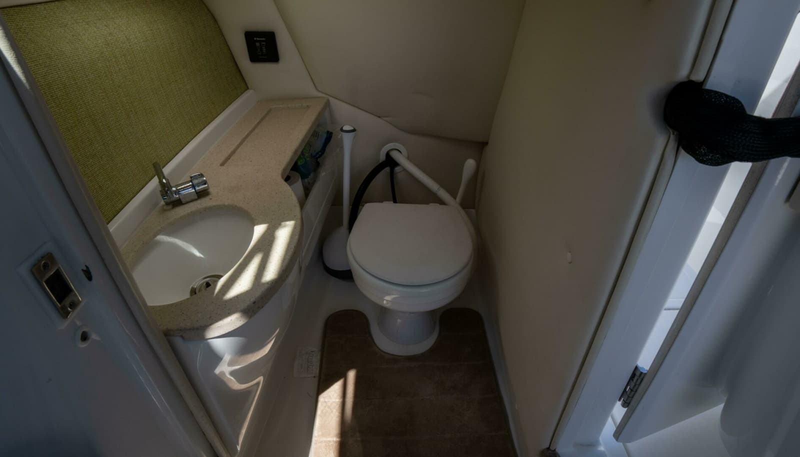 2013 Cobalt 28 - Photo 20