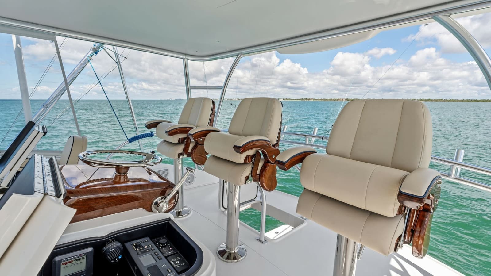 2024 Viking 68 Convertible - Photo 2