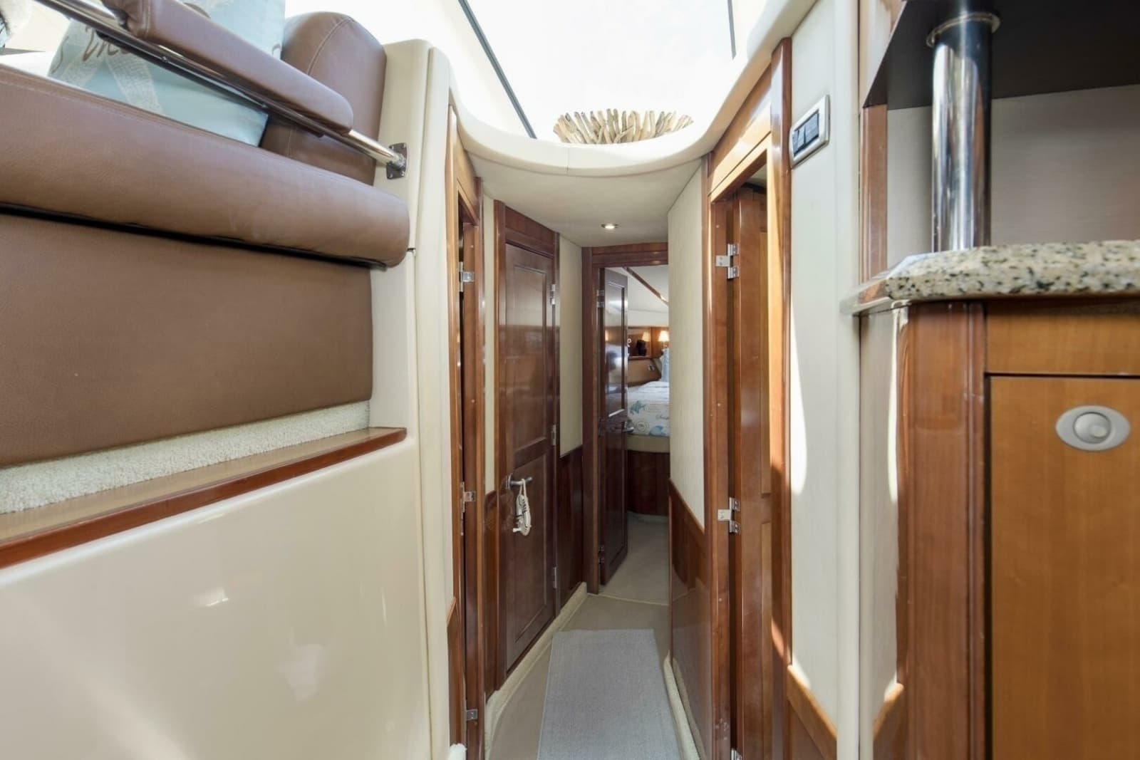 2007 Sea Ray 52 Sedan Bridge - Photo 14