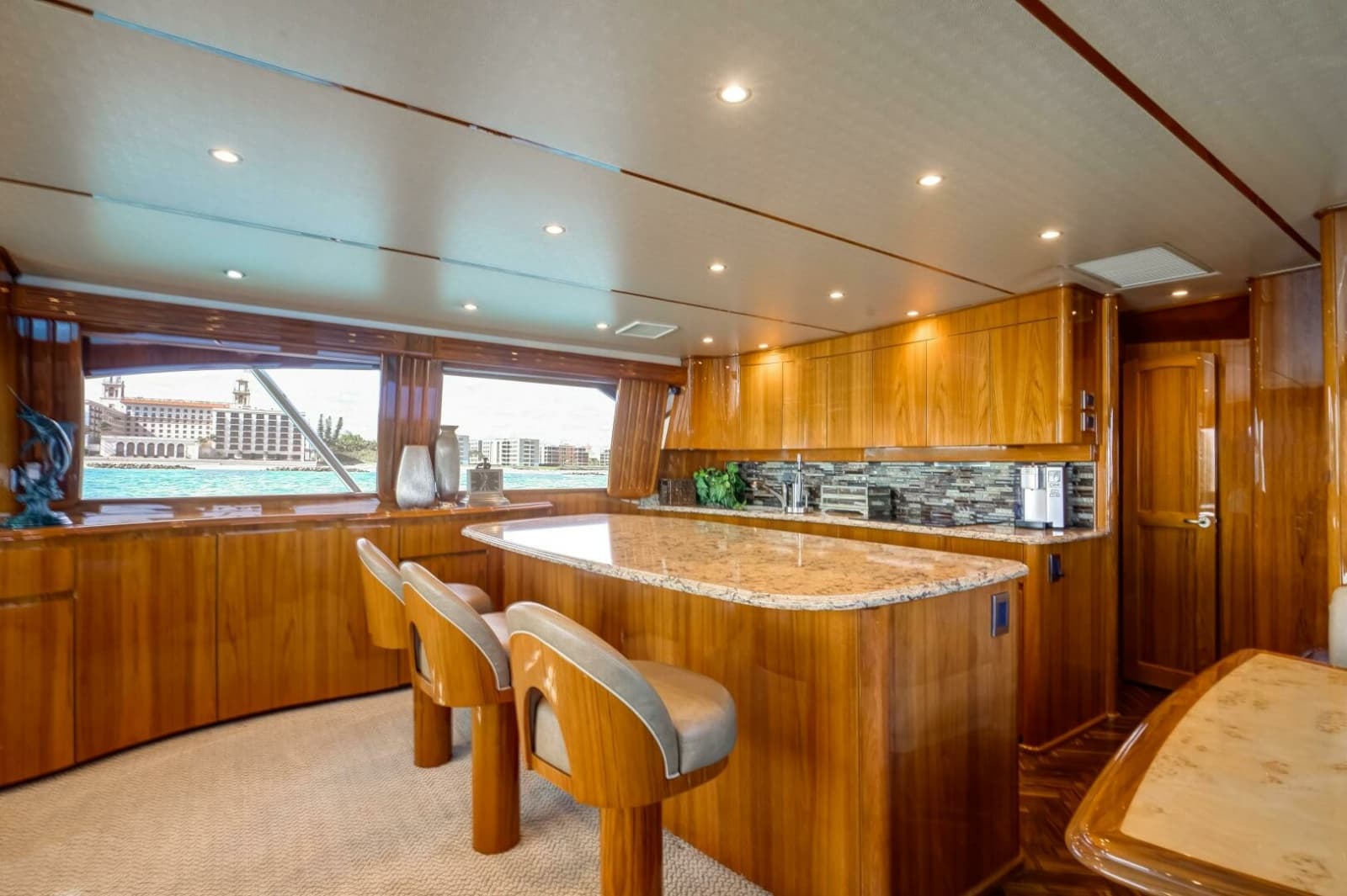 2015 Viking 70 Convertible - Photo 2