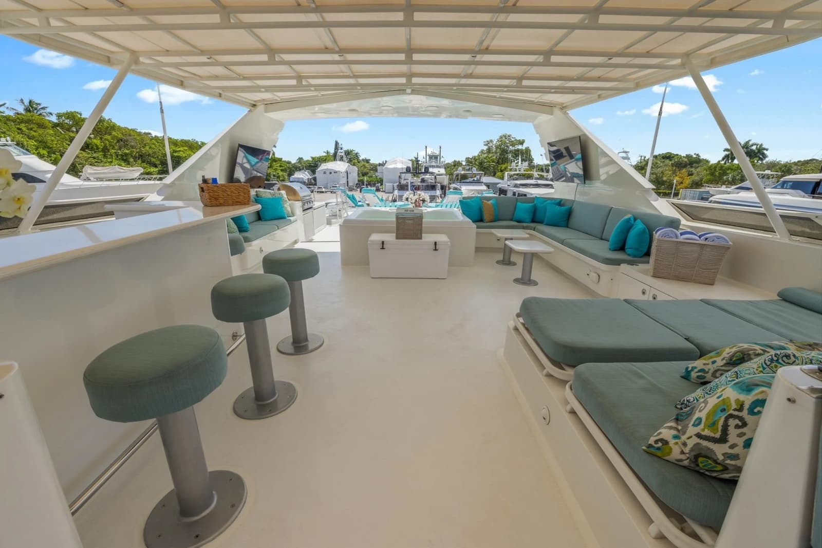 1999 Trinity Yachts Raised Pilothouse - Photo 15
