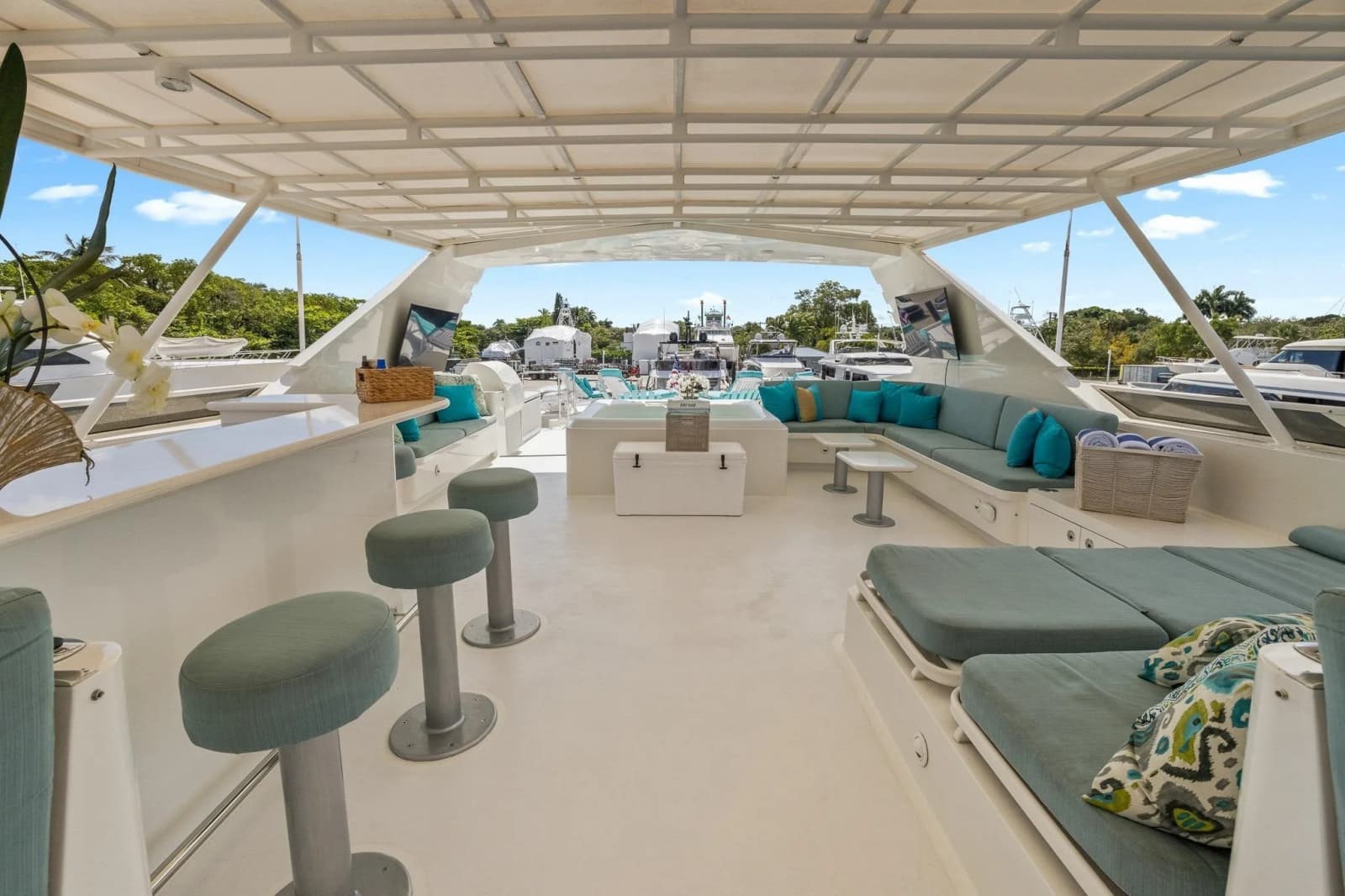 1999 Trinity Yachts Raised Pilothouse - Photo 16
