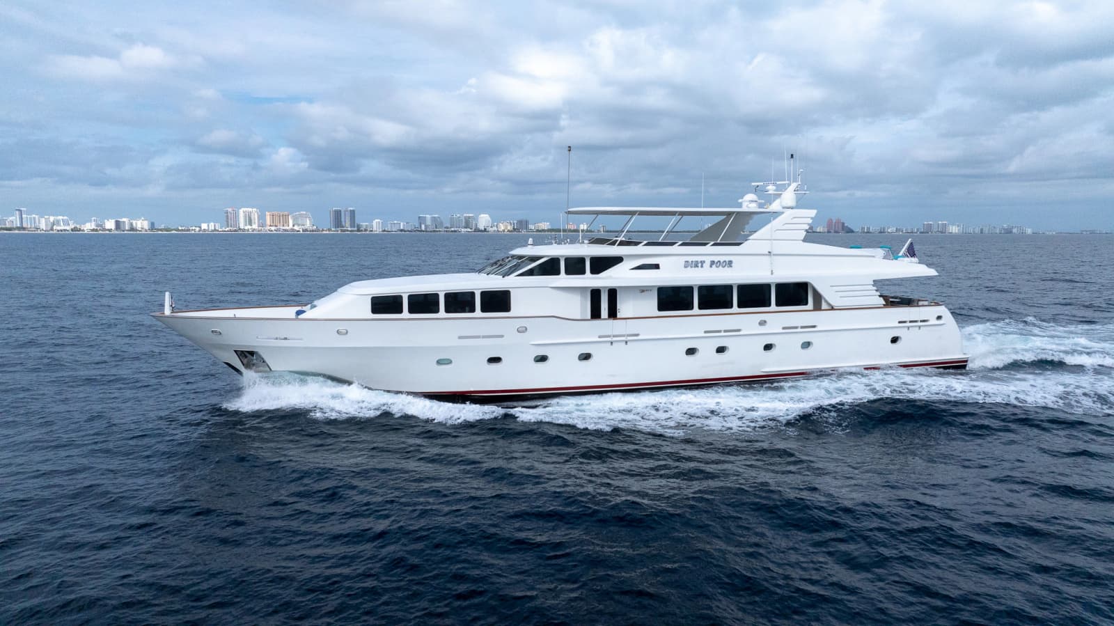 1999 Trinity Yachts Raised Pilothouse - Photo 4