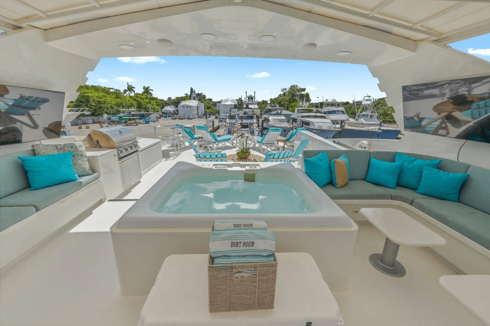 1999 Trinity Yachts Raised Pilothouse - Photo 23