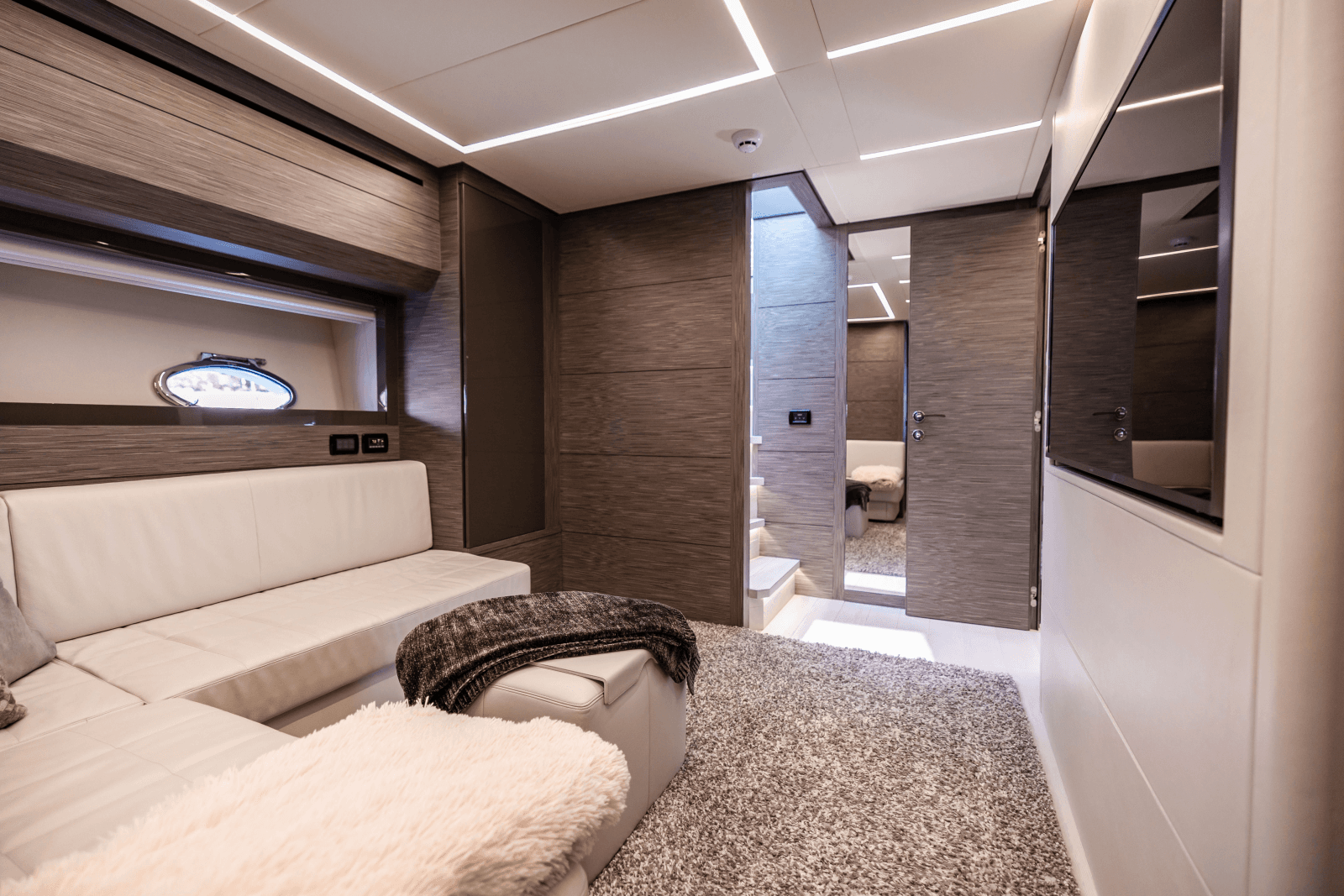 2017 Pershing 82 VHP - Photo 27