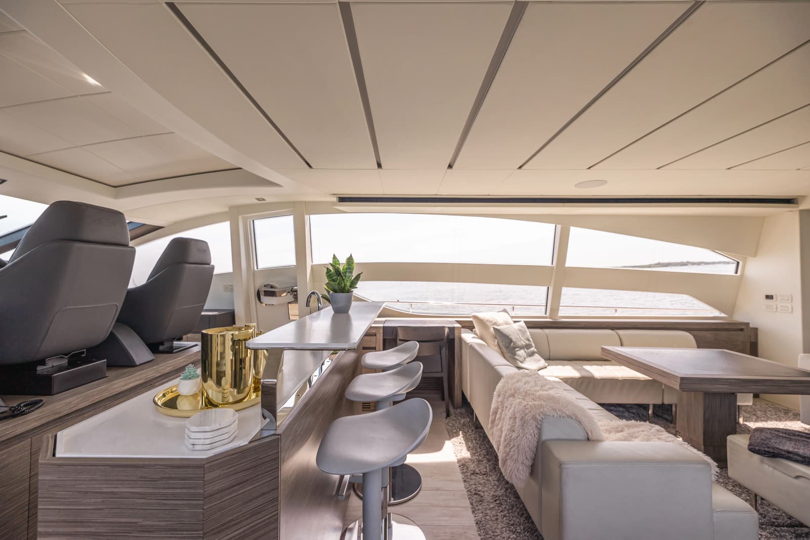 2017 Pershing 82 VHP - Photo 16