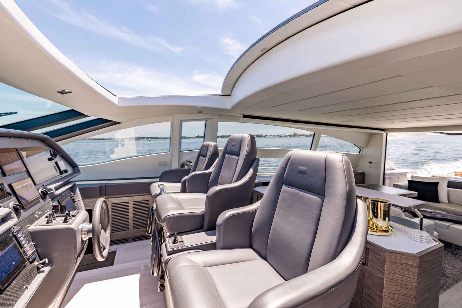 2017 Pershing 82 VHP - Photo 20