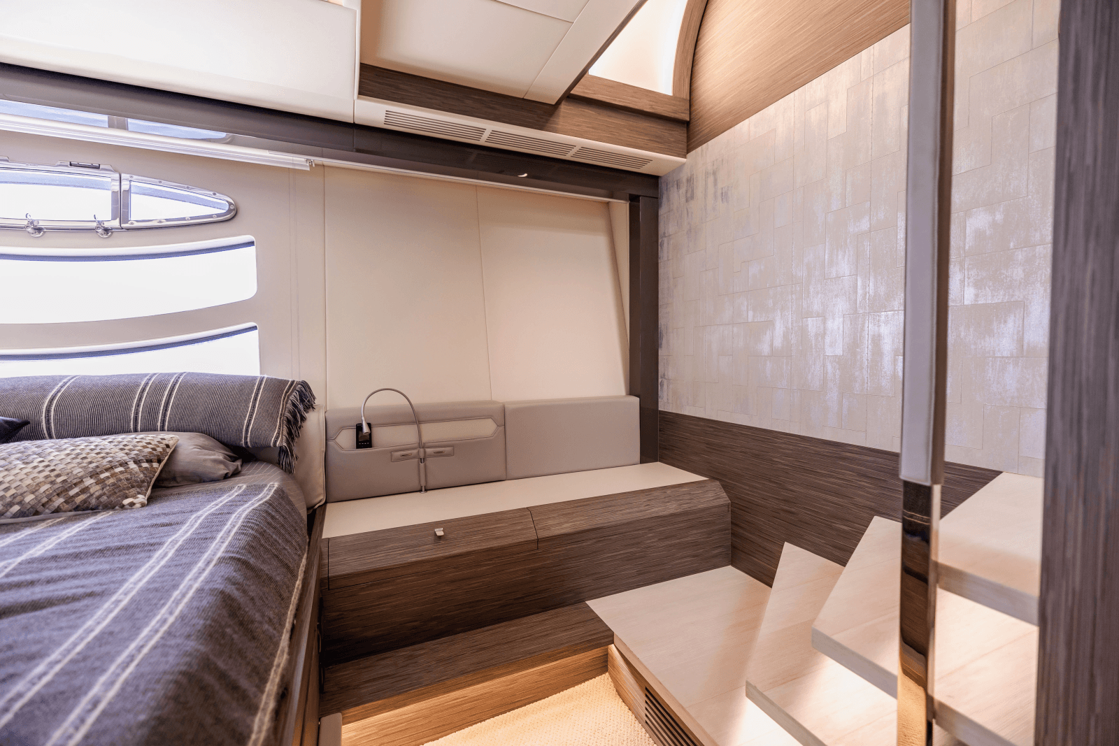 2017 Pershing 82 VHP - Photo 30