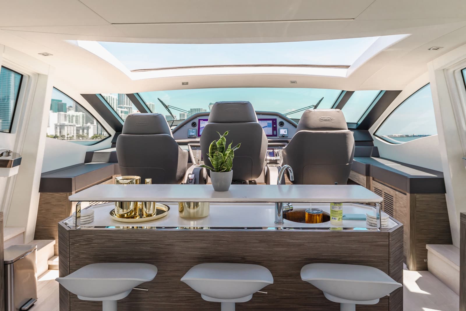2017 Pershing 82 VHP - Photo 13