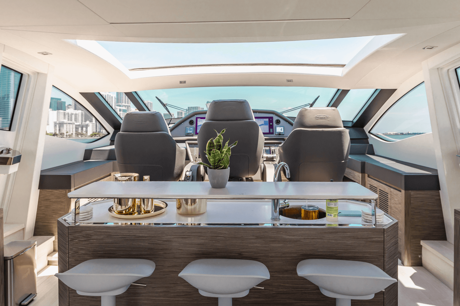 2017 Pershing 82 VHP - Photo 13