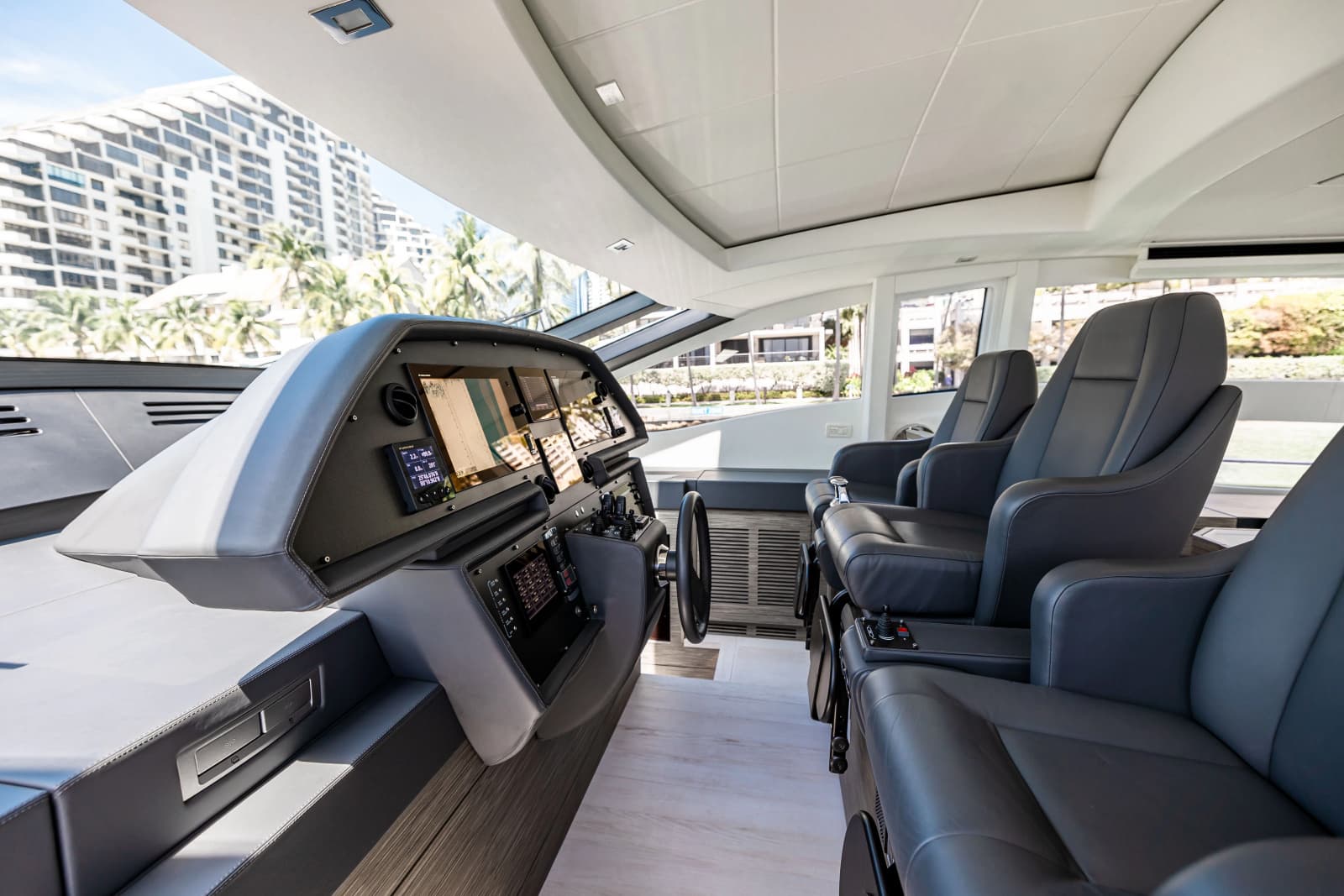 2017 Pershing 82 VHP - Photo 17