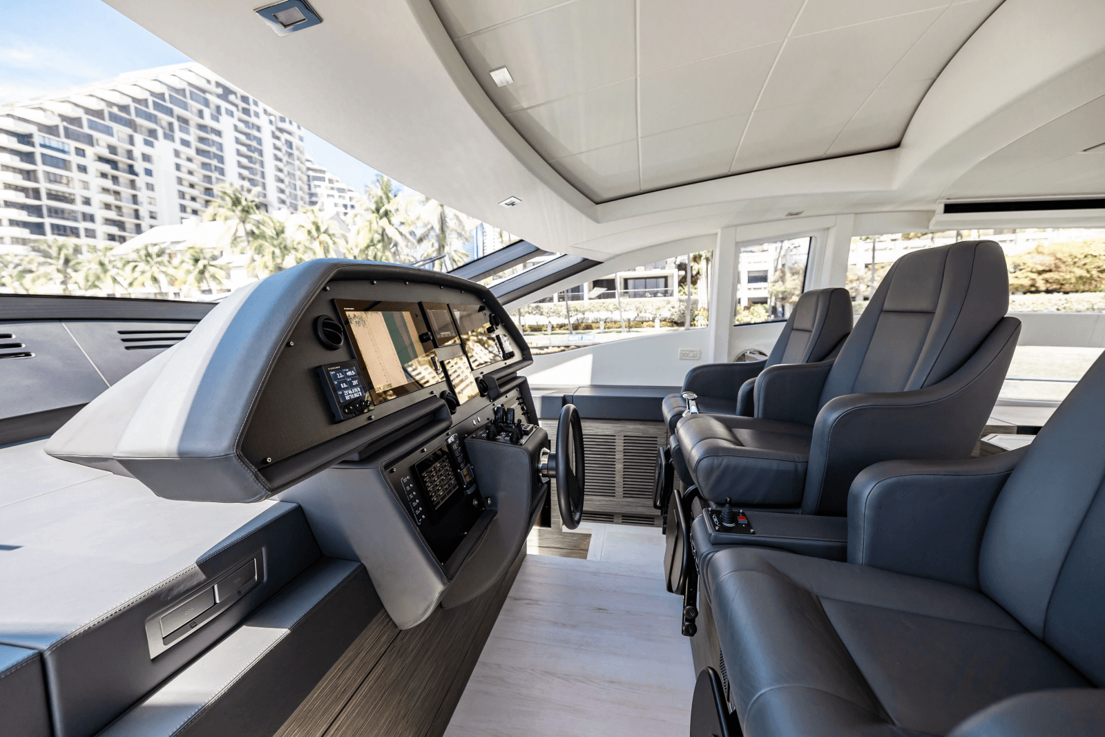 2017 Pershing 82 VHP - Photo 17