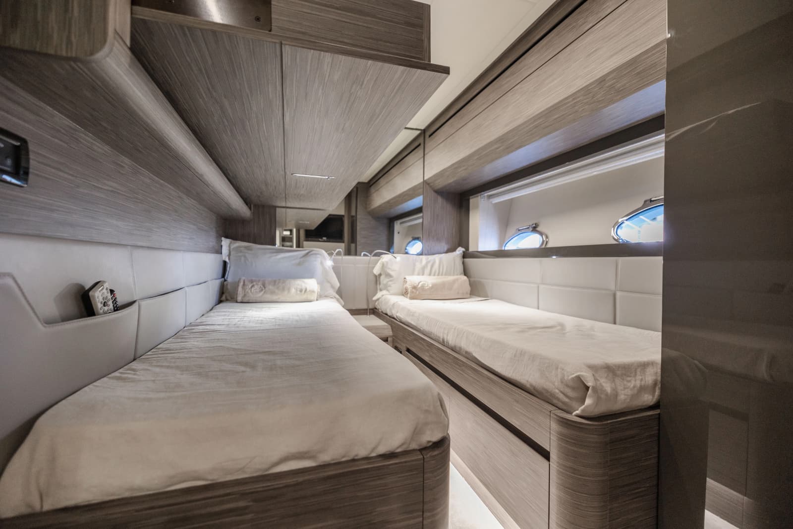 2017 Pershing 82 VHP - Photo 37