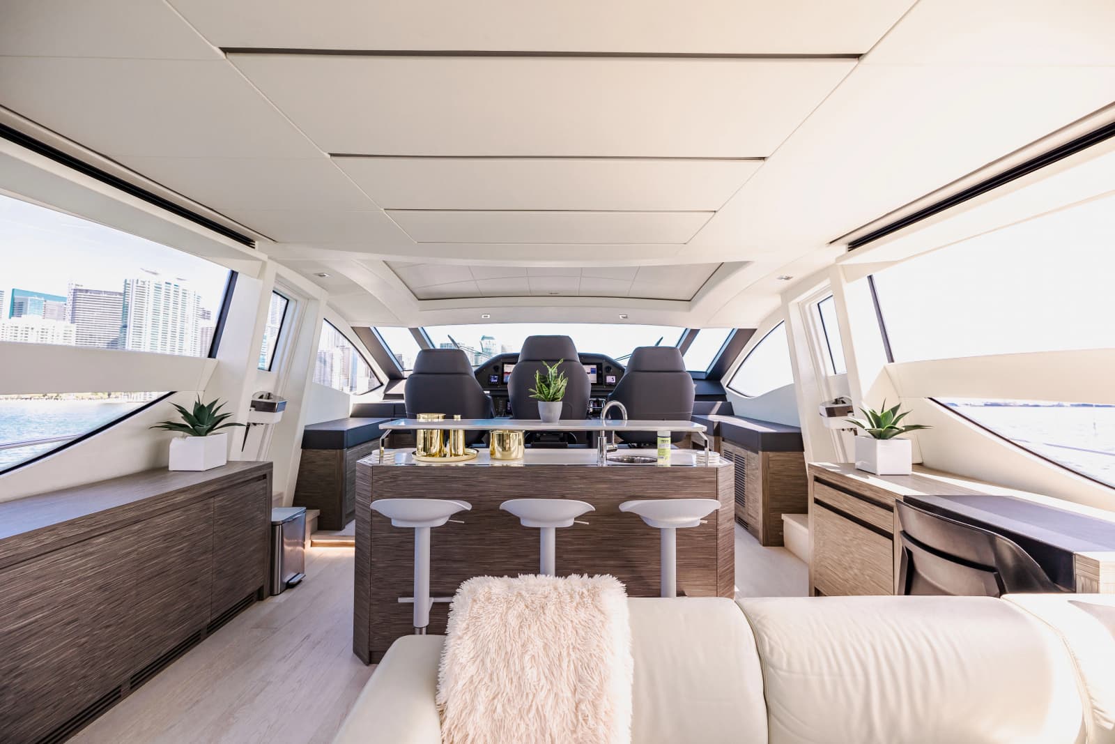 2017 Pershing 82 VHP - Photo 11
