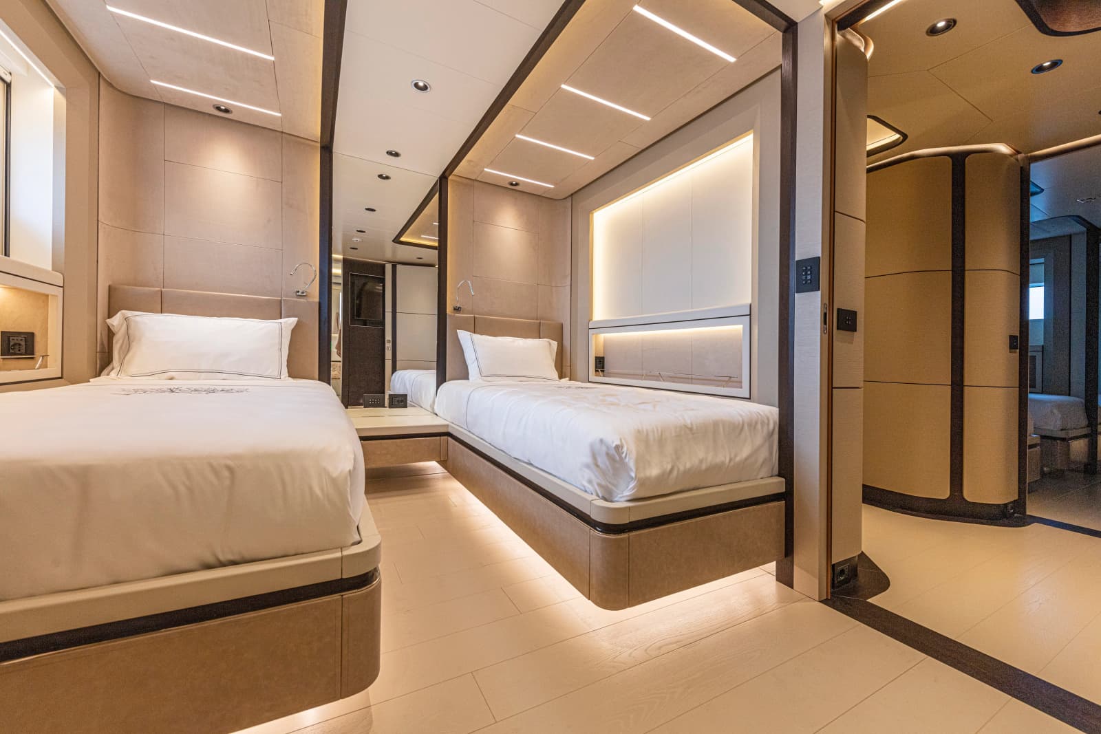 2028 Ocean King Ducale 120 - Photo 32