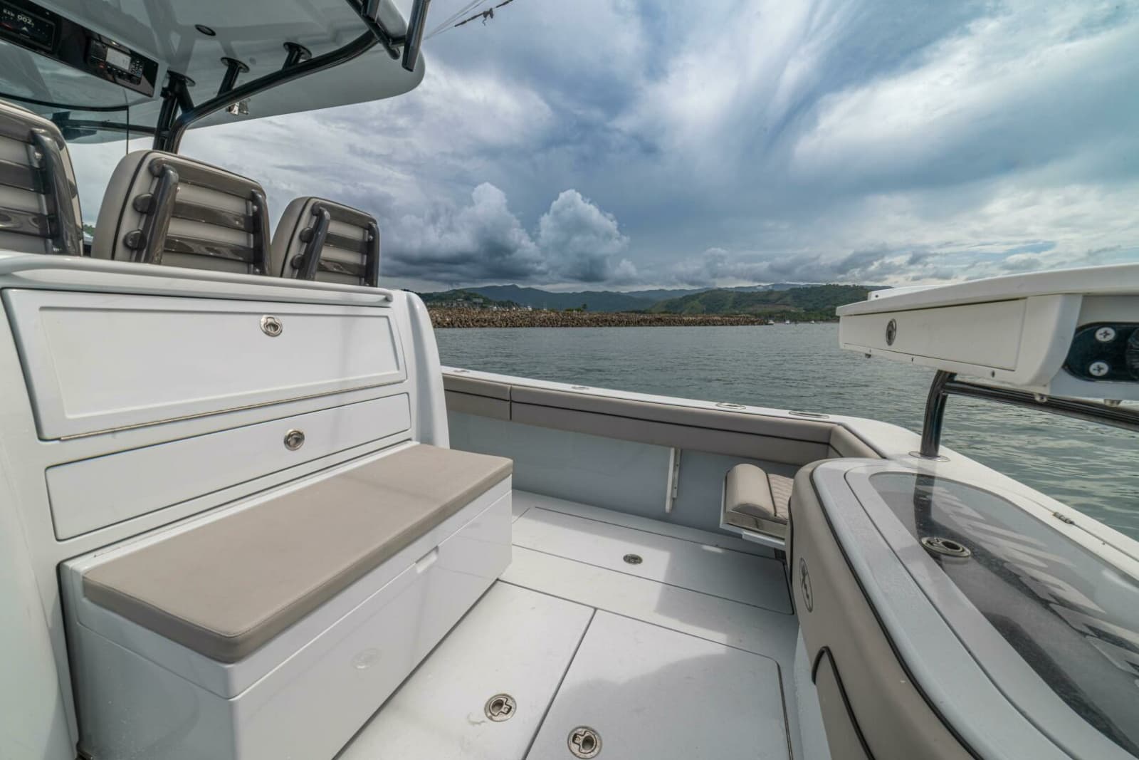 2024 Valhalla Boatworks V-33 - Photo 20