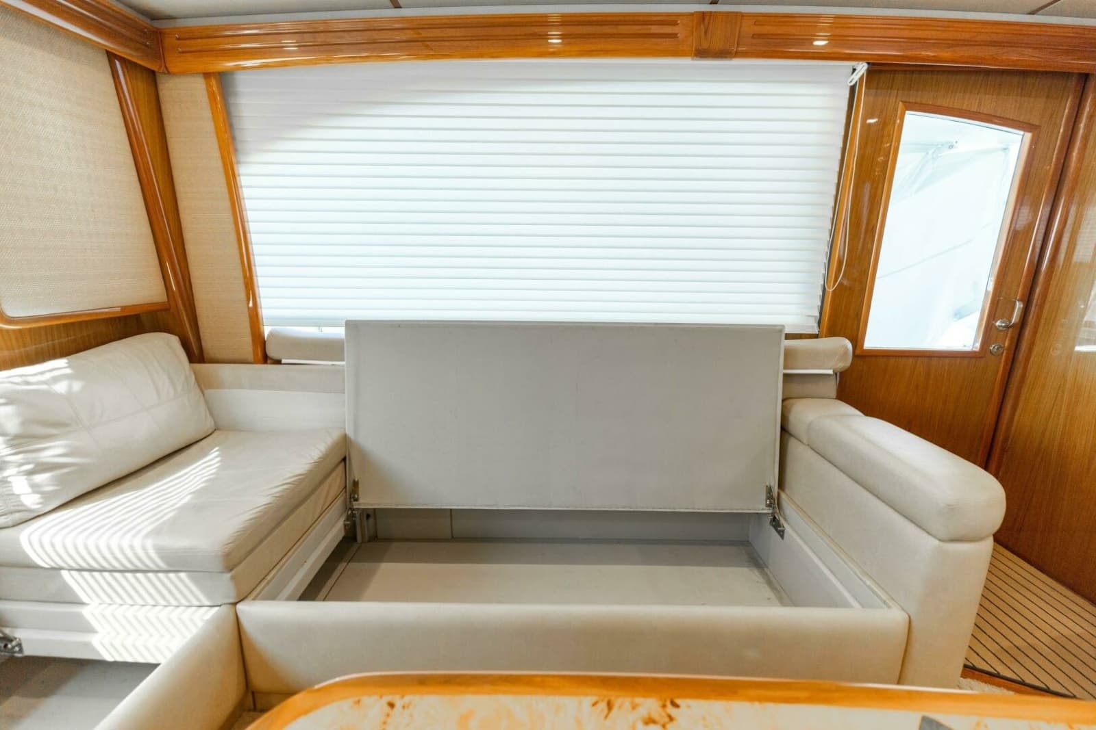 2013 Viking 76 Convertible - Photo 13