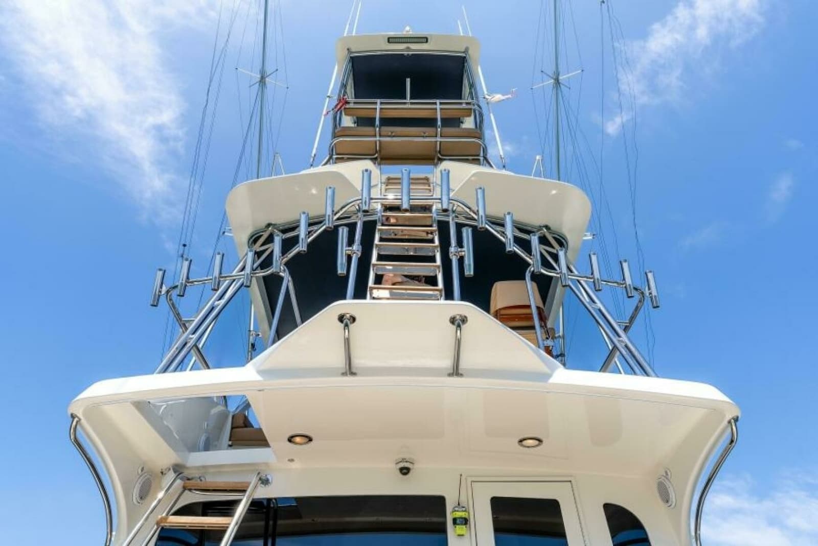 2004 Hatteras 54 Convertible - Photo 4