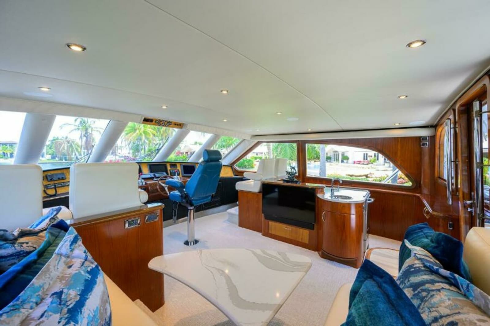2004 Sea Force IX 82 Enclosed Bridge - Photo 5