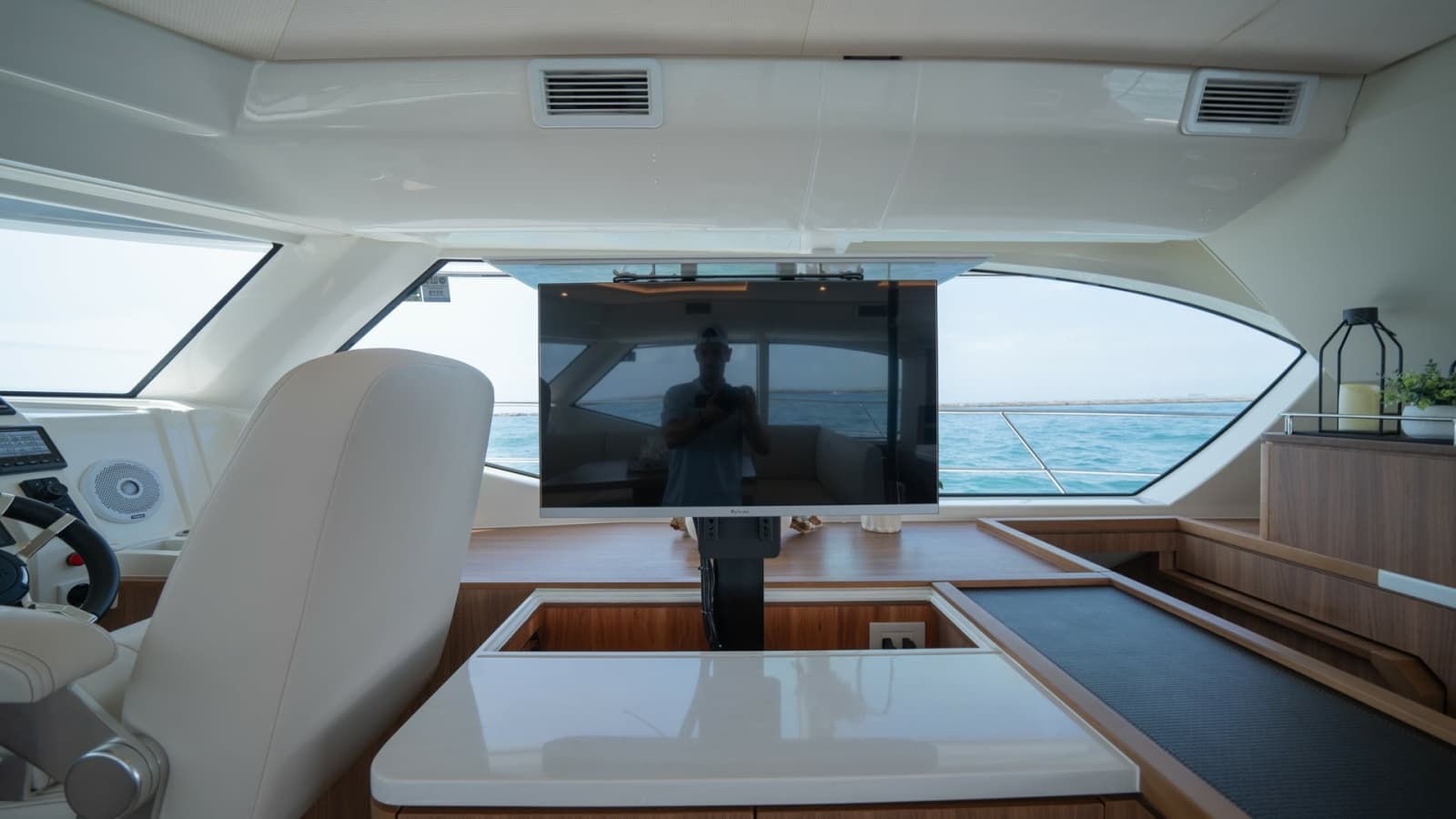 2021 Aquila 44 Motor Yacht - Photo 36