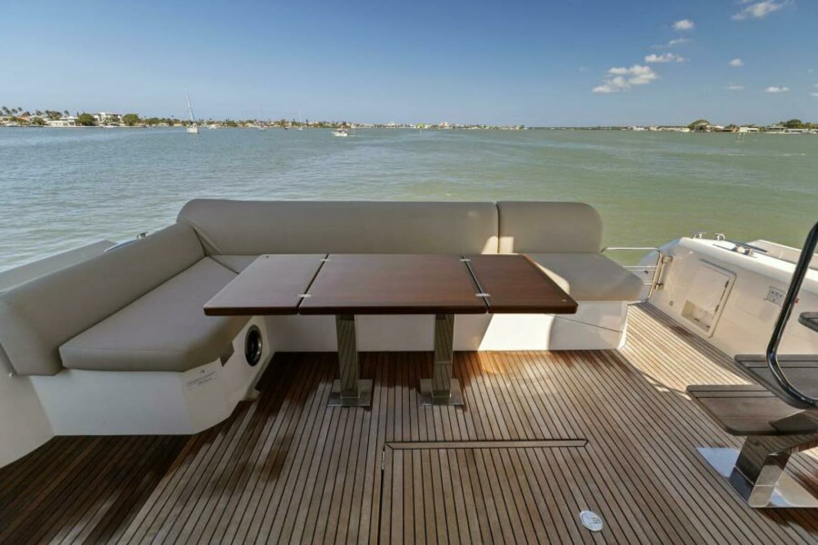 2022 Prestige 590 Flybridge - Photo 9