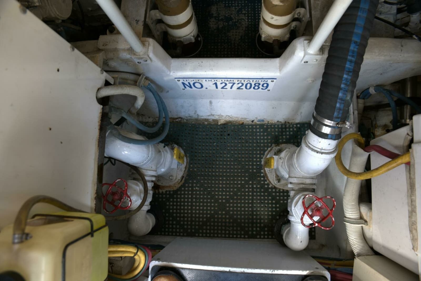 2002 Viking 43 Open - Photo 38