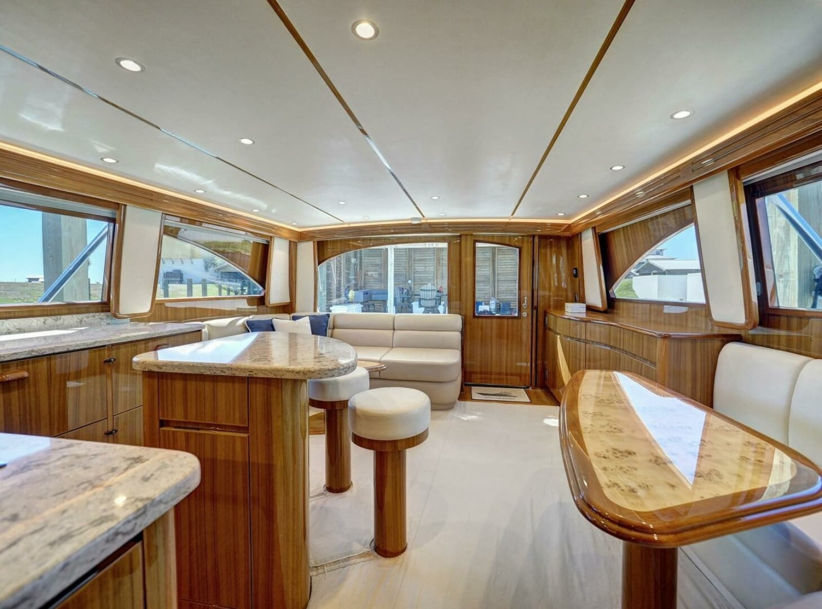 2017 Viking 52 Convertible - Photo 12