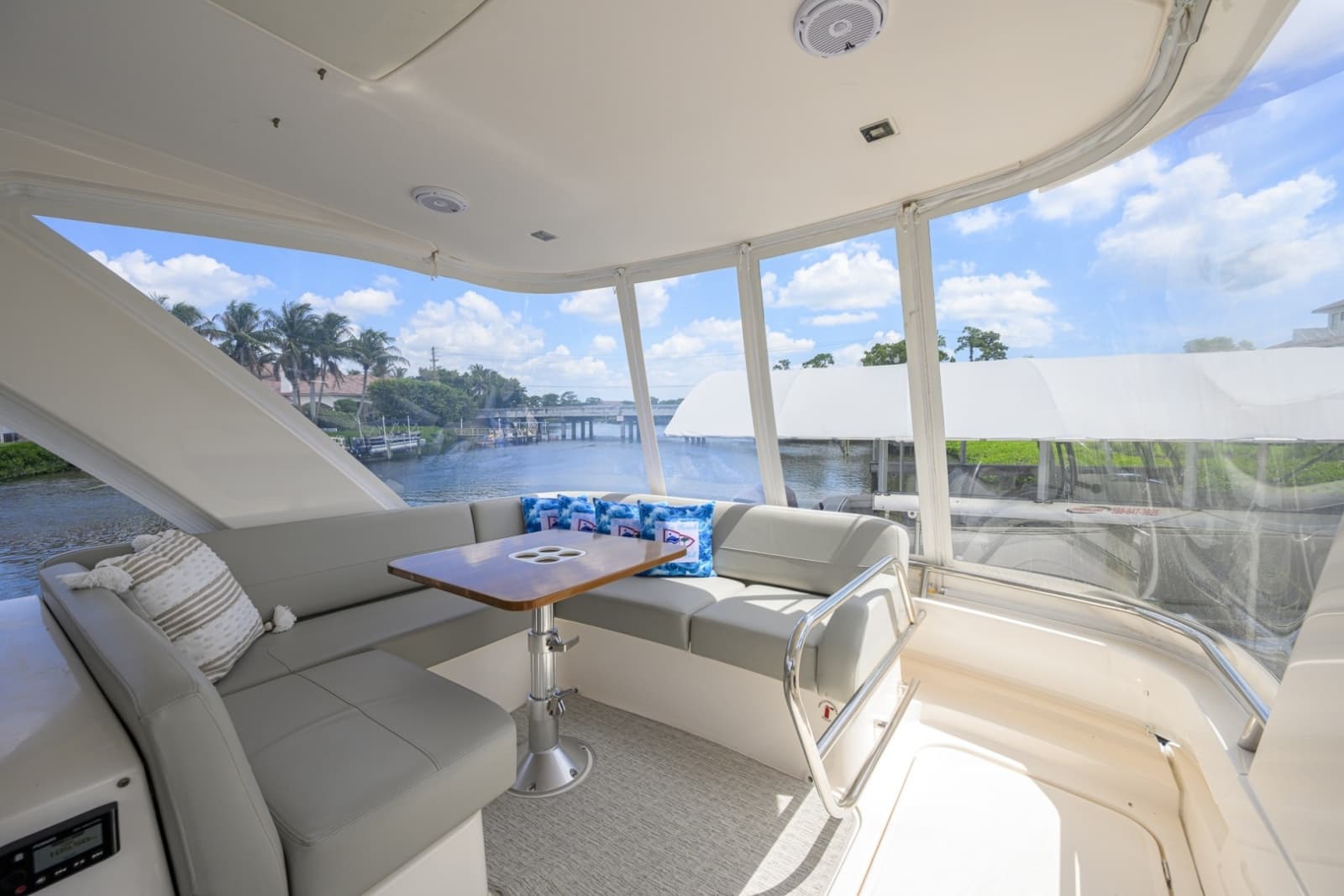2017 Tiara Yachts 44 Flybridge - Photo 35