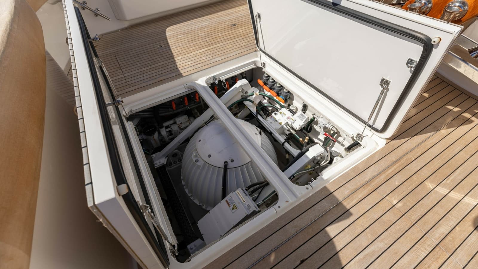 2019 Viking 68 Convertible - Photo 44