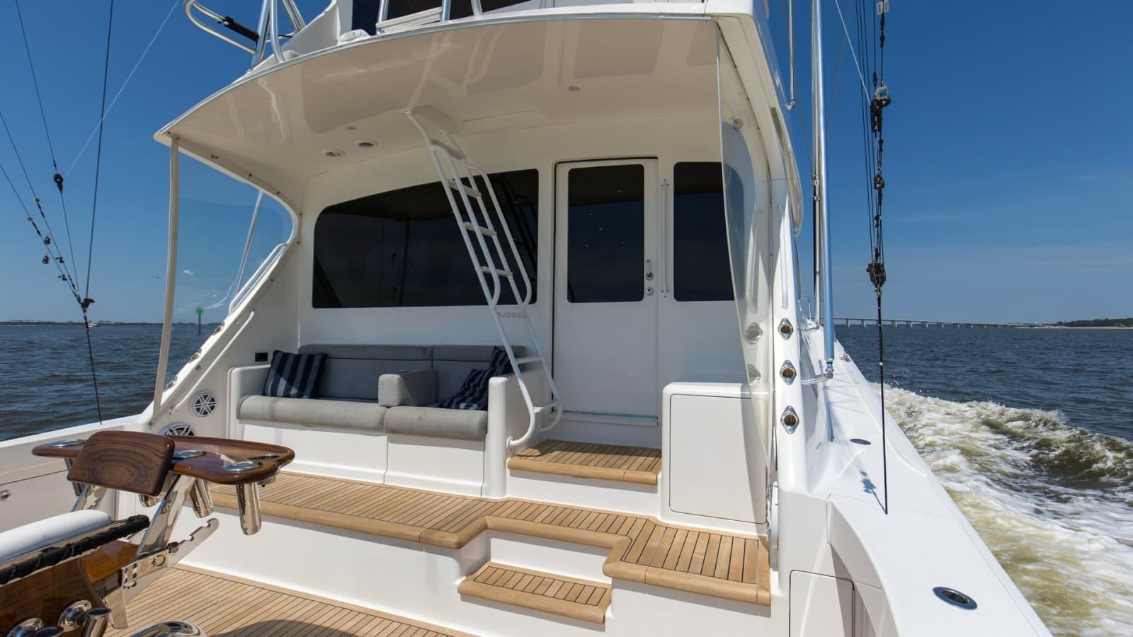 2007 Viking 64 Enclosed Bridge - Photo 4