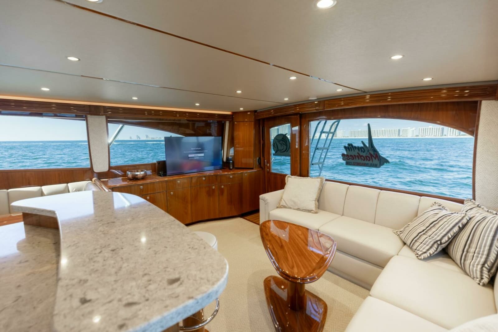 2020 Viking 62 Convertible - Photo 7