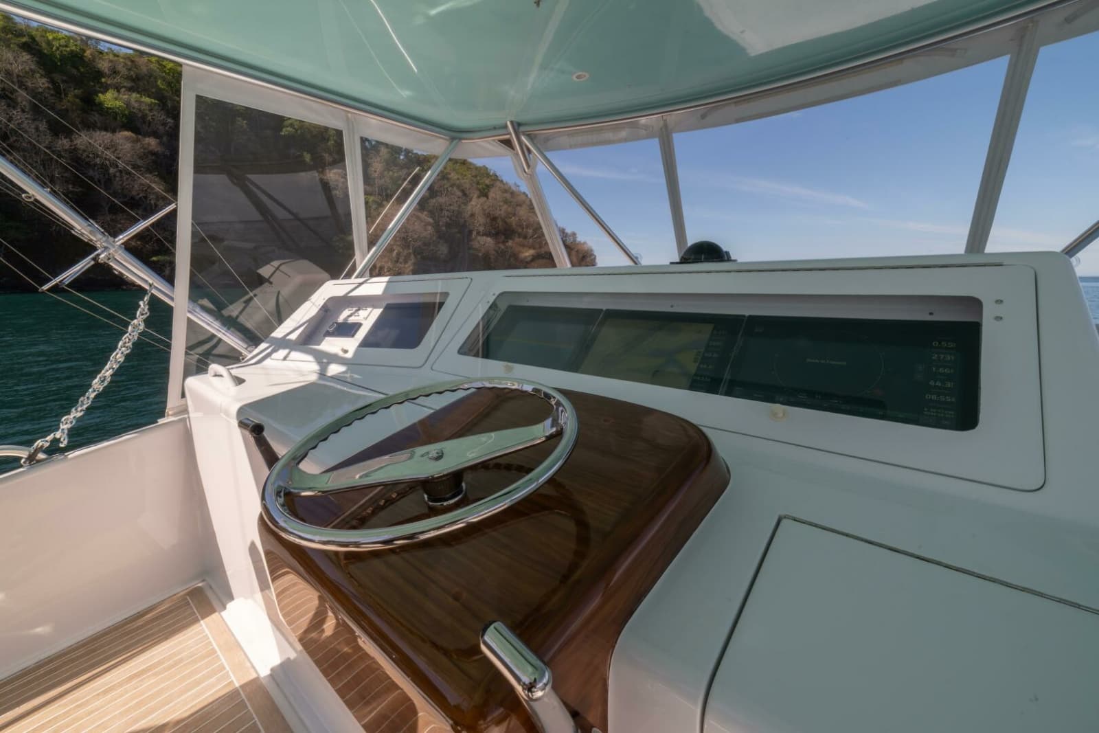 2006 Viking 56 Convertible - Photo 10