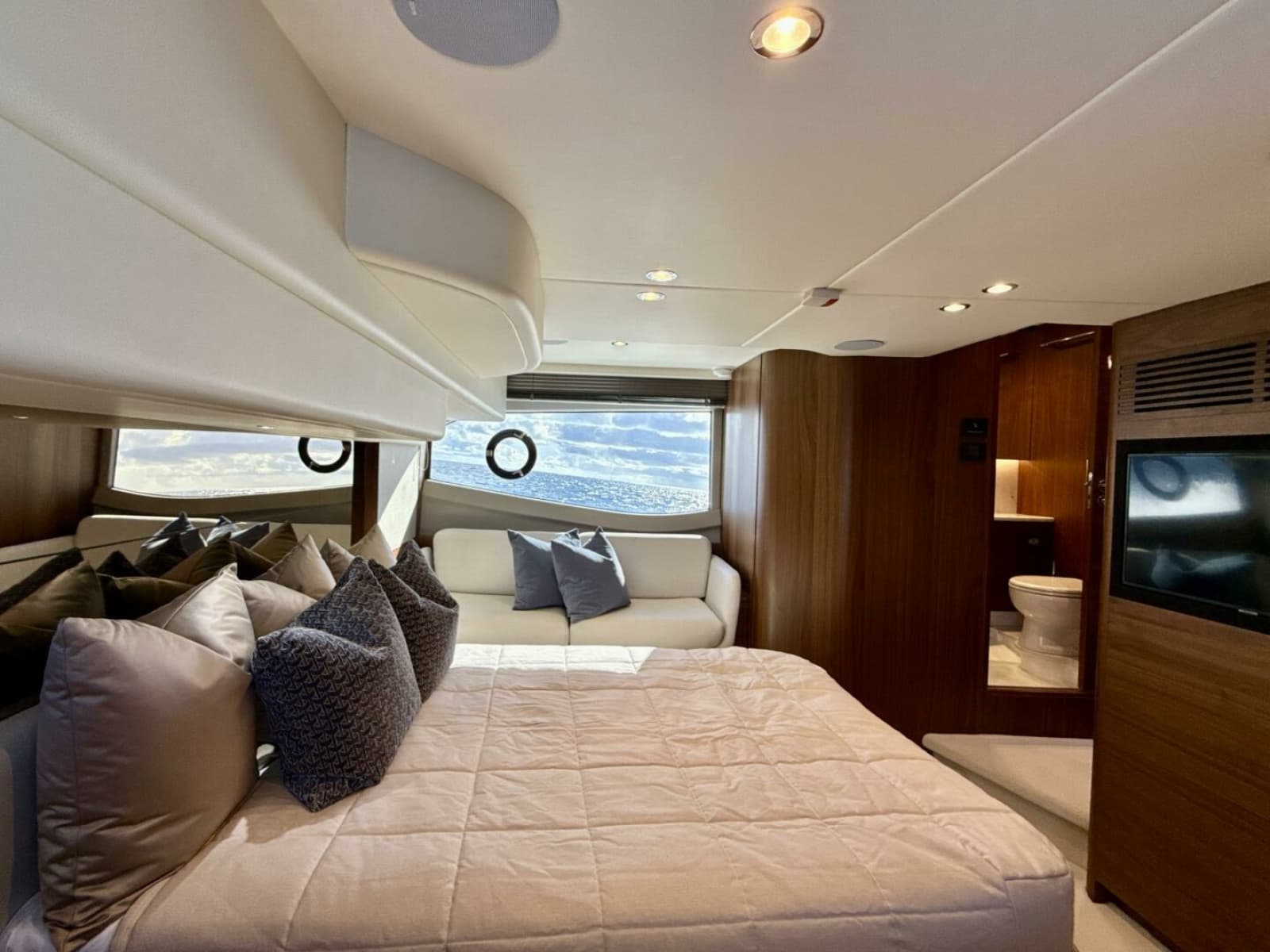 2026 Princess F50 - Photo 24