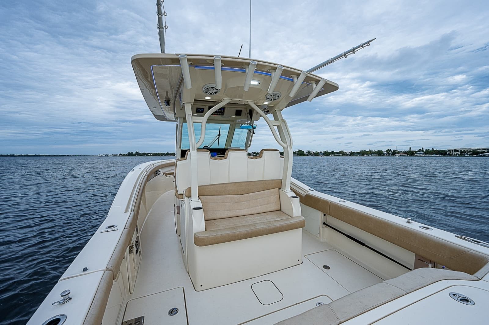 2018 Scout 355 LXF - Photo 42