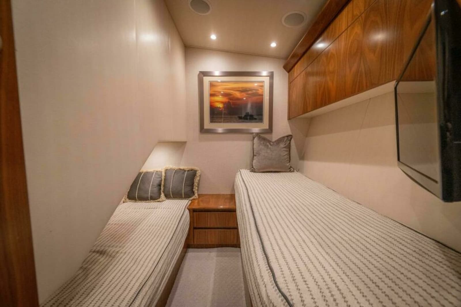 2017 Viking 62 Convertible - Photo 25
