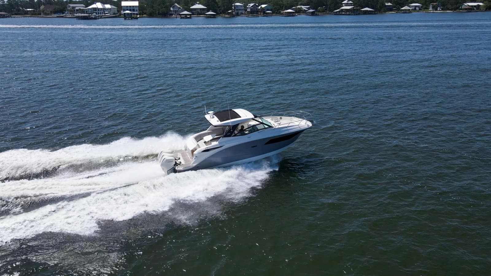 2022 Sea Ray 320 Sundancer OB - Photo 51