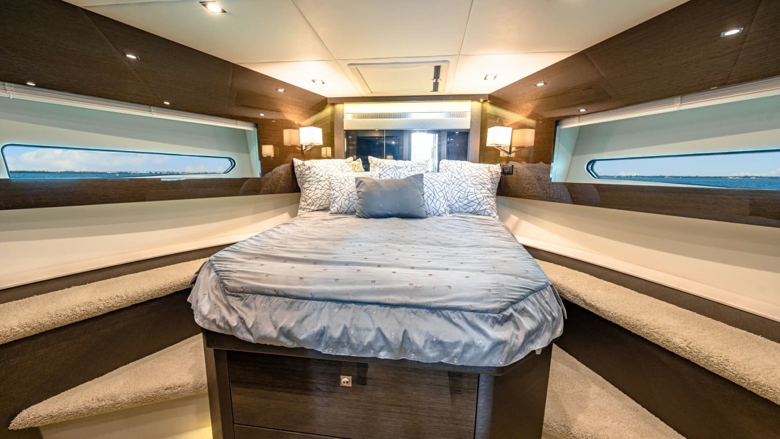 2019 Cruisers Yachts Cantius 46 - Photo 25