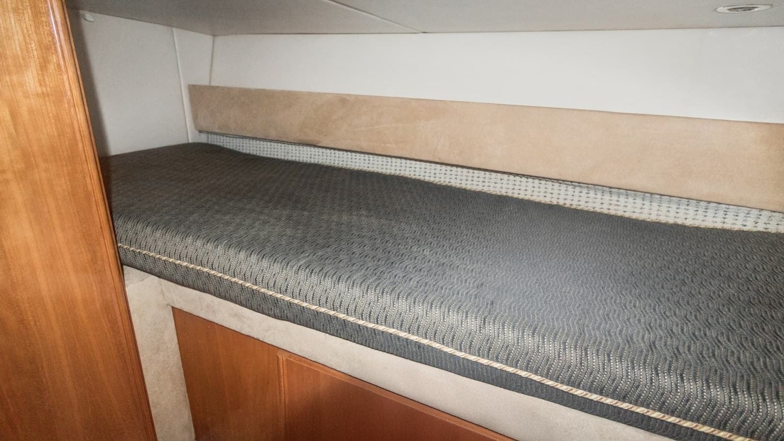 2005 Meridian 540 Pilothouse - Photo 28
