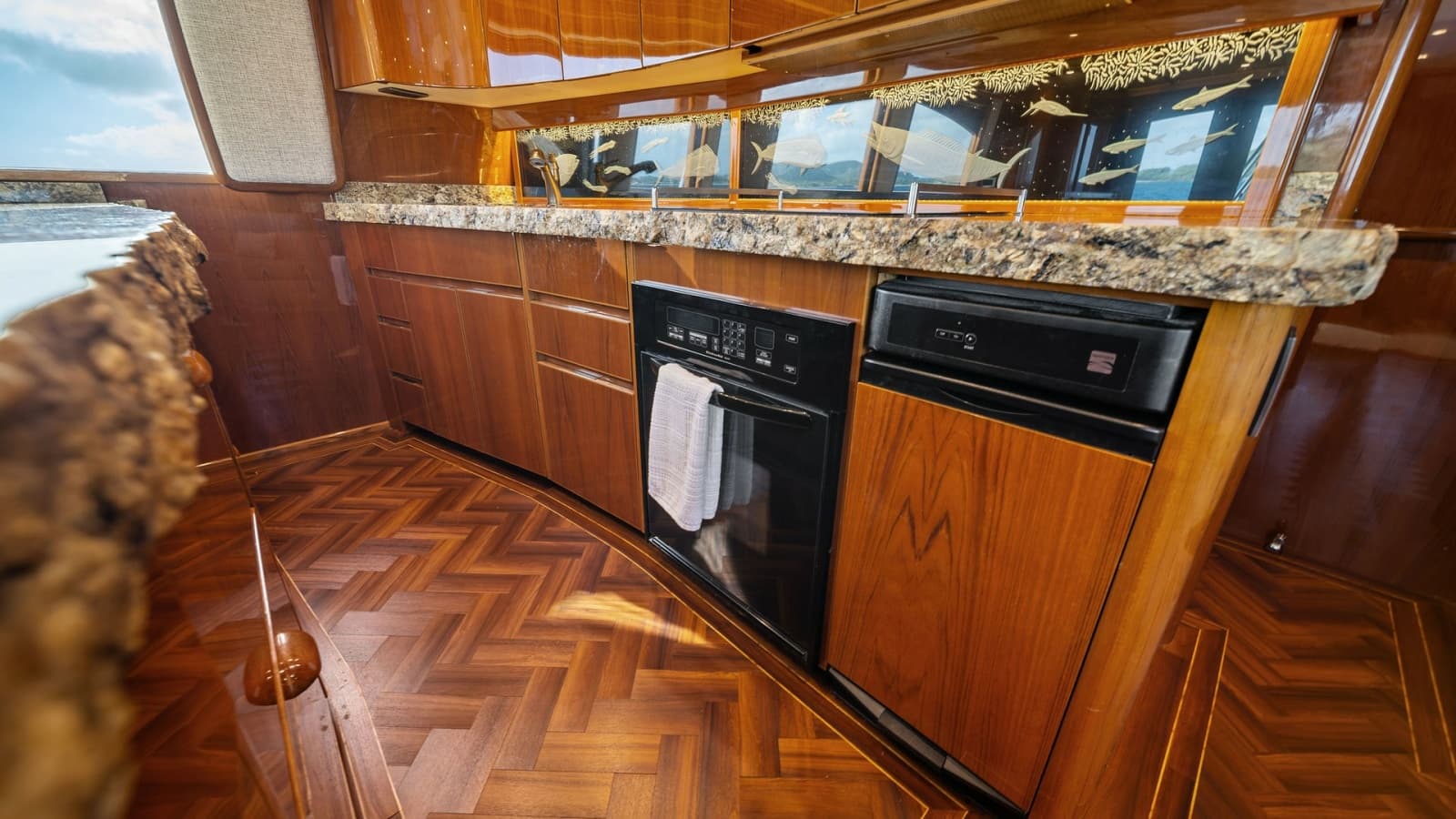 2015 Viking 70 Convertible  - Photo 15