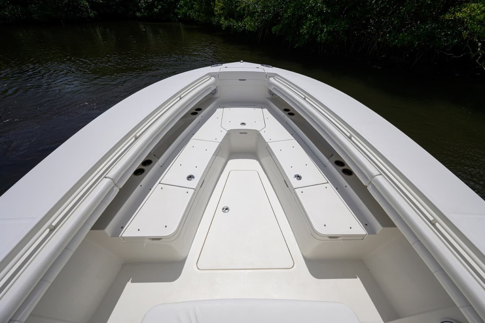 2019 Regulator 31 Center Console - Photo 14