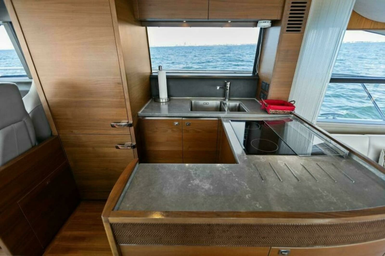 2016 Princess 60 Flybridge - Photo 14