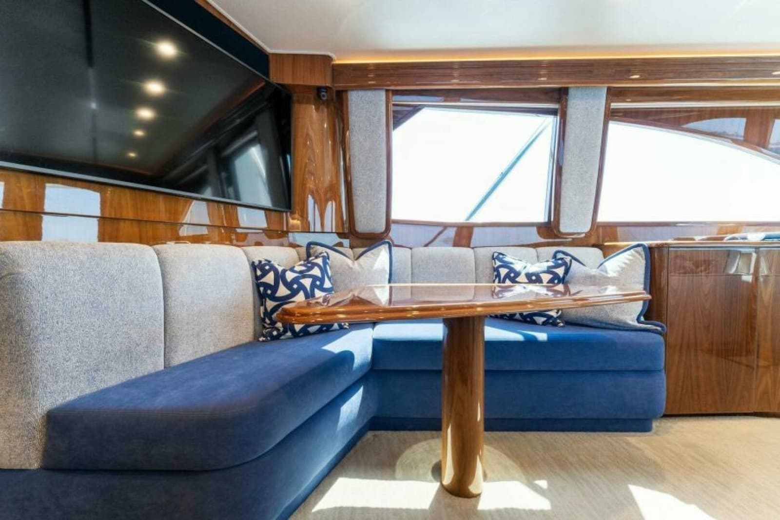 2021 Viking 54 Convertible - Photo 35