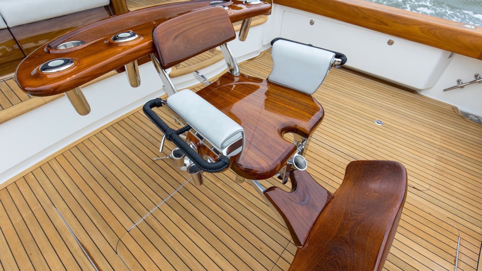 2020 Viking 68 Convertible - Photo 39