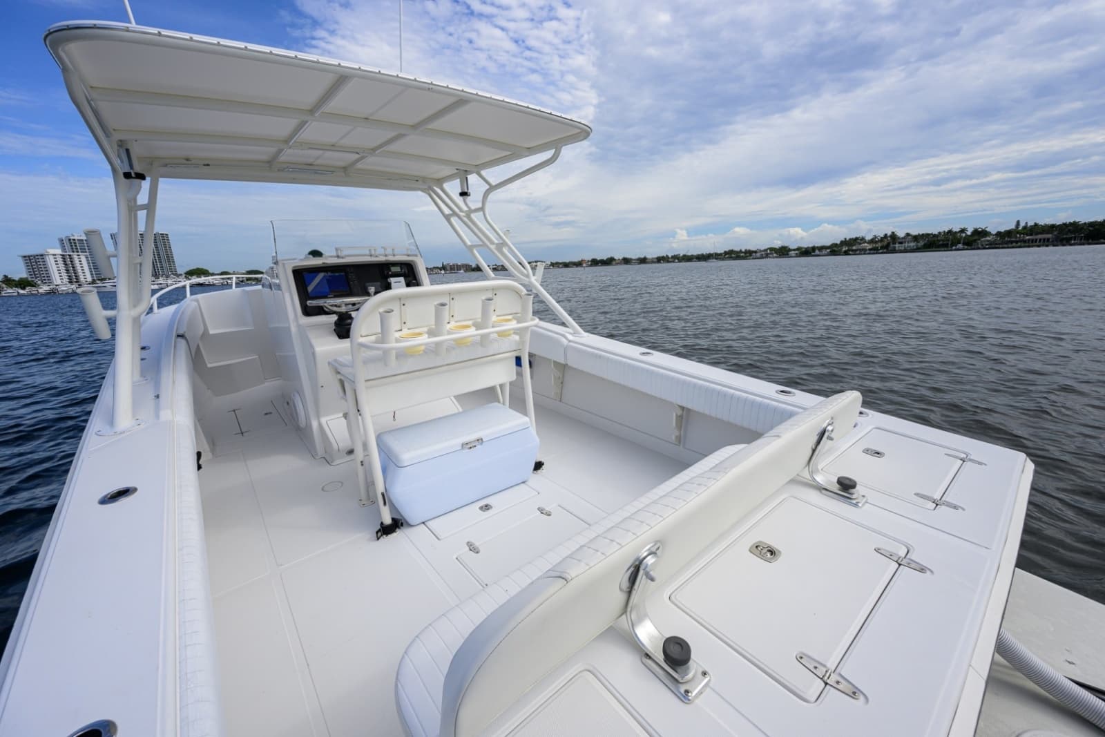 2003 Jupiter 31 Cuddy - Photo 11
