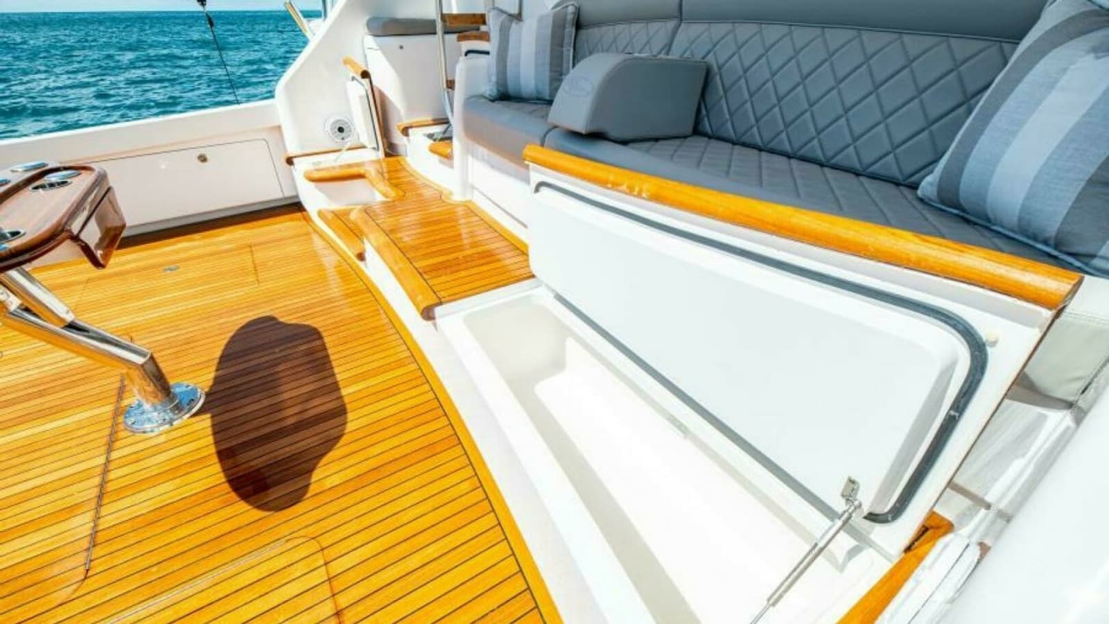 2023 Viking 64 Convertible - Photo 55